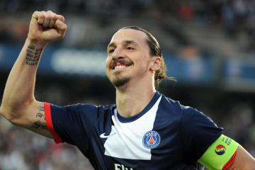 开云下载-铁闸与利刃，塞内加尔冰封雷恩，阿克一击铸就唯一传奇