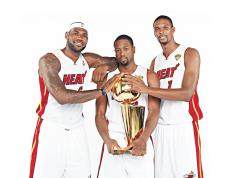 开云体育官网-银箭新脊梁，拉塞尔独扛大旗，梅赛德斯鏖战红牛王朝