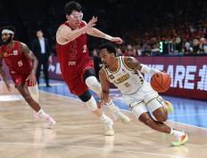 开云体育官方网站-篮球大赛决赛在即，攻防较量激烈的简单介绍