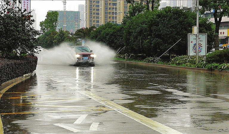 开云体育登录-篮球比赛突降大雨，球场积水严重影响比赛的简单介绍