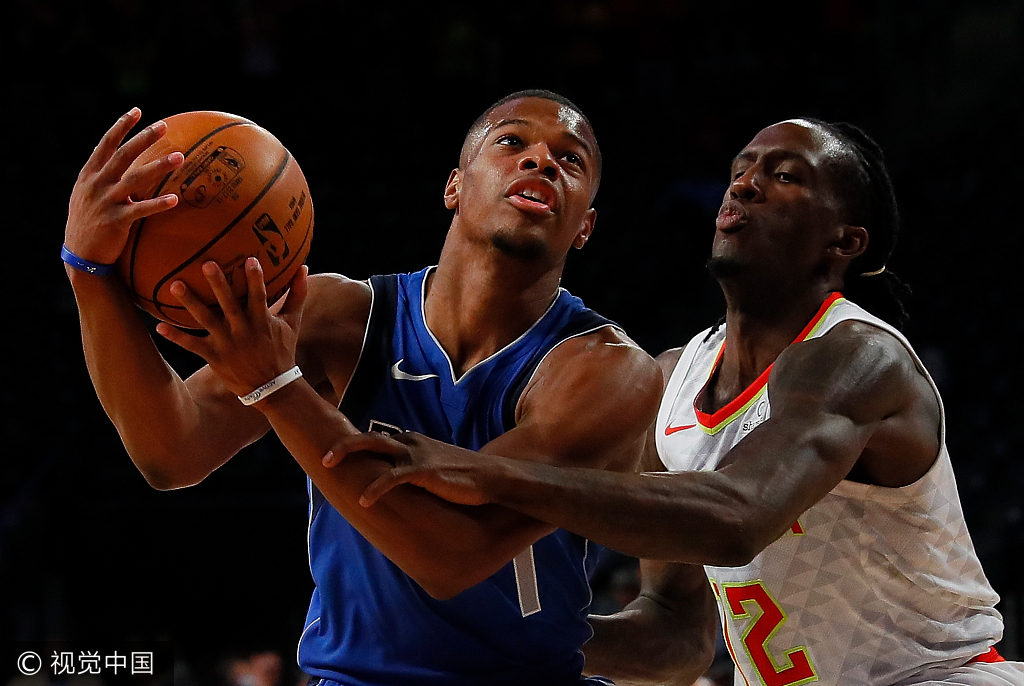 开云体育登录-老鹰队力克小牛，杨宝石表现出色