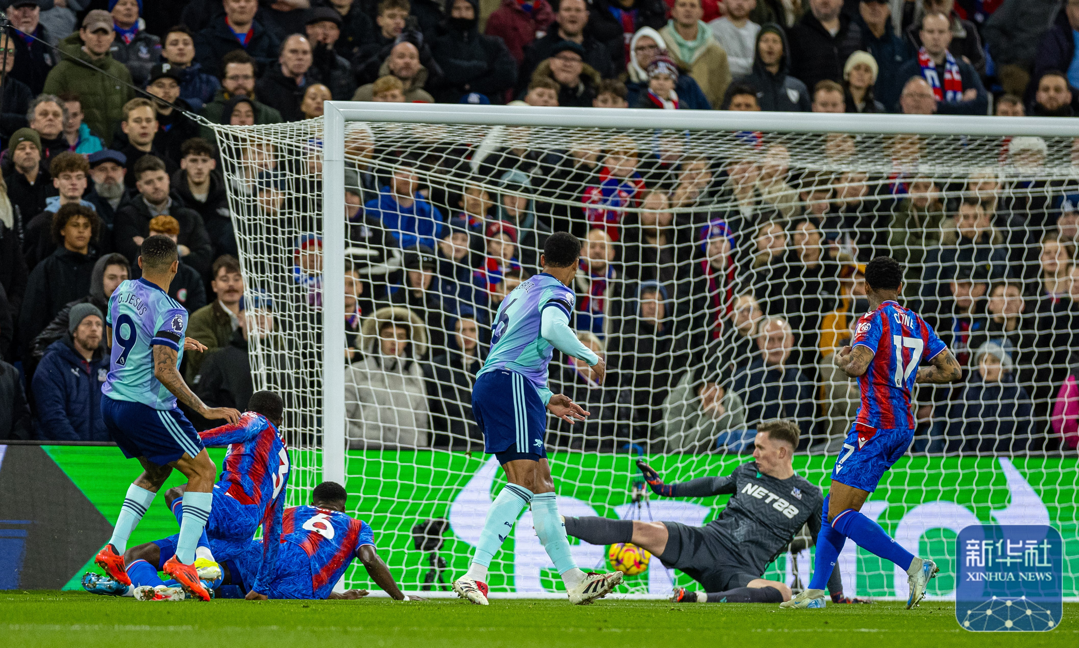 开云体育APP下载-阿森纳客场大胜,争冠氛围再度被注入新活力