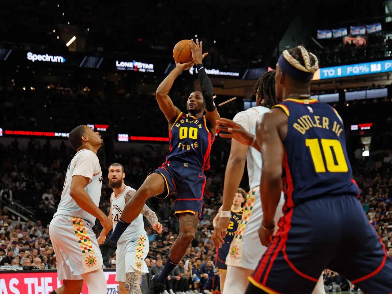 开云体育入口-包含快船集体发威，大胜猛龙携手开拓者的词条