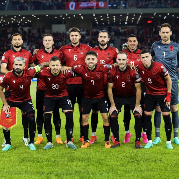 开云体育在线-切尔西客场逆转突围,重回领跑位置