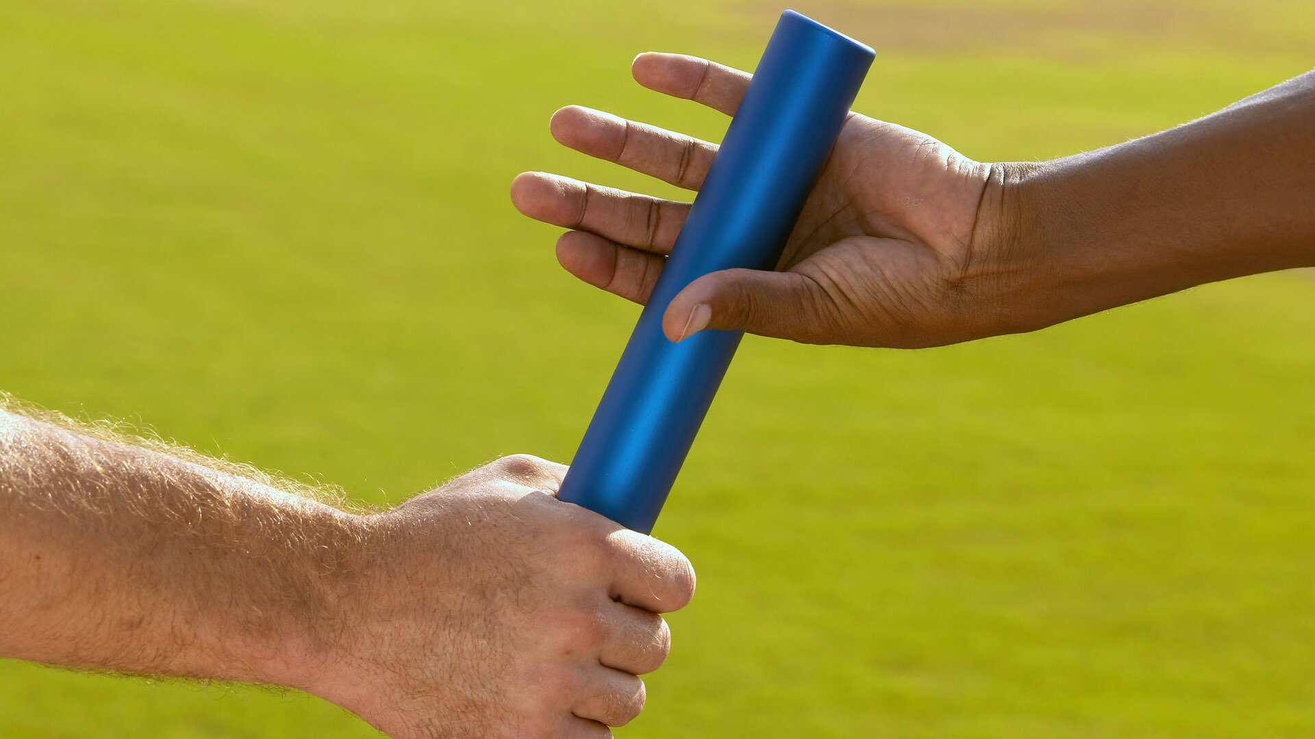 开云体育app-冰冷雪片落下时，燃烧的传说诞生