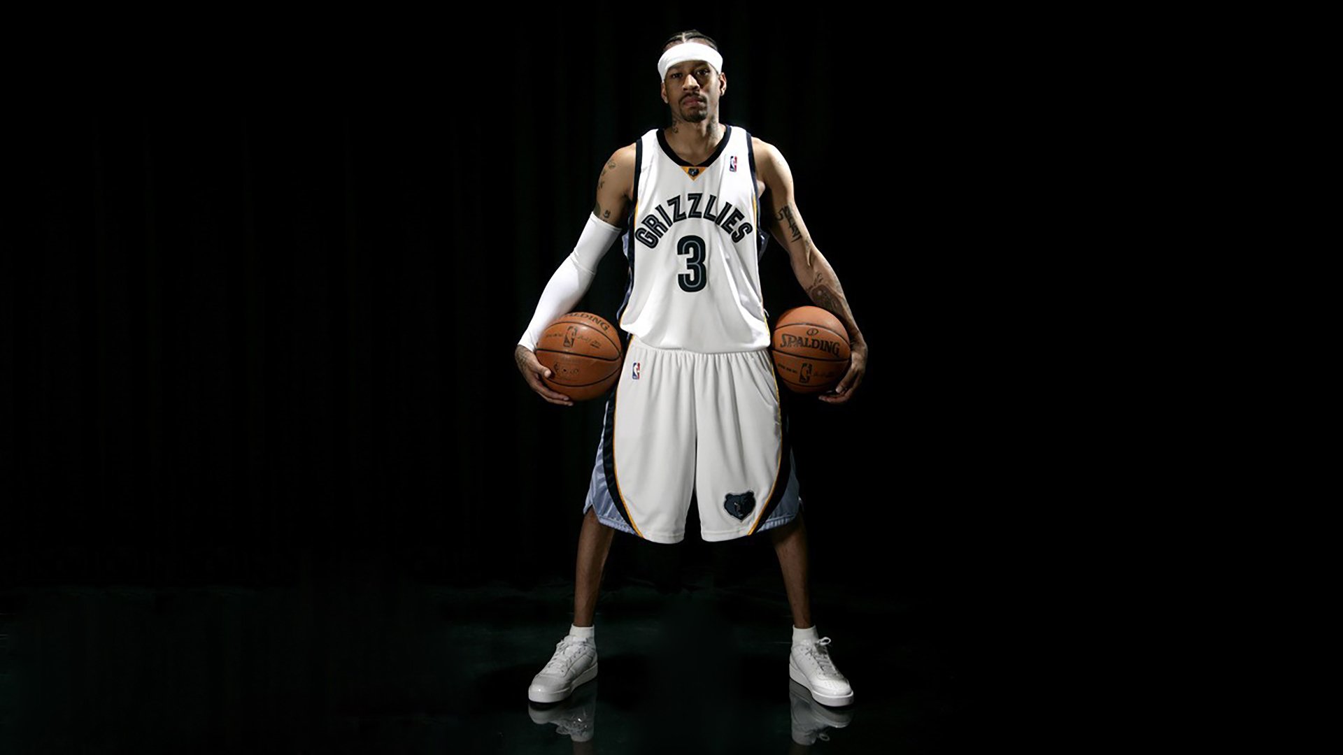 开云体育在线-逆转与独舞，历史从不重复，唯一性在沉默中诞生